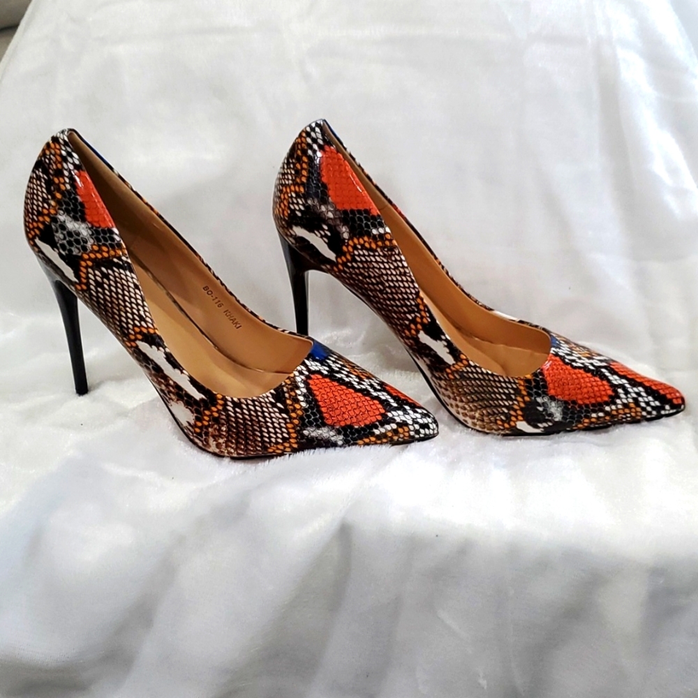 Alulanka BO-116 khaki orange and black  snake heels
